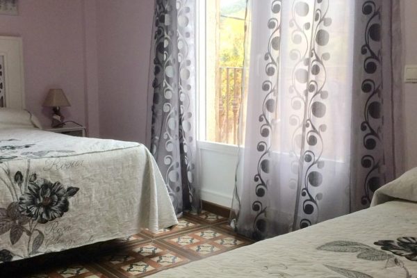 Habitación doble Hostal Ribera de Salobre 5